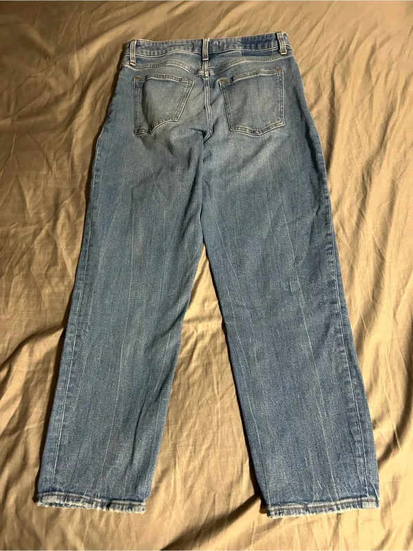 Abercrombie & Fitch Women's The Mom High Rise Curve Love Jeans Size 8/29 - Image 4
