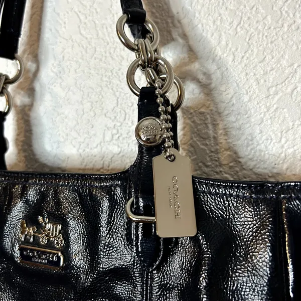 Coach Carryall Madison Handbag Navy Patent Leather Silver Logo - Image 3