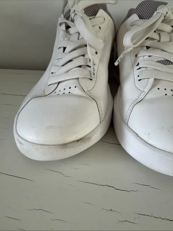 On Running The Roger Advantage White Leather Sneakers CloudTec Walking Sz 7 - Image 2