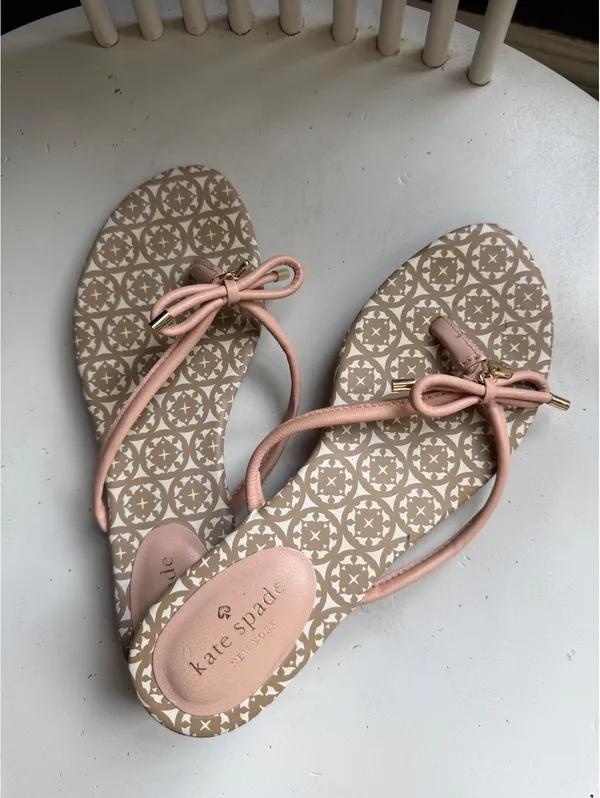 Kate Spade New York Women's Beige and Pink Bow Sandals Size 7M - Image 2