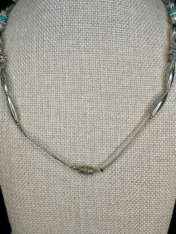 Vintage Liquid Silver Tone Turquoise Bead Screw Clasp Necklace Costume - Image 5