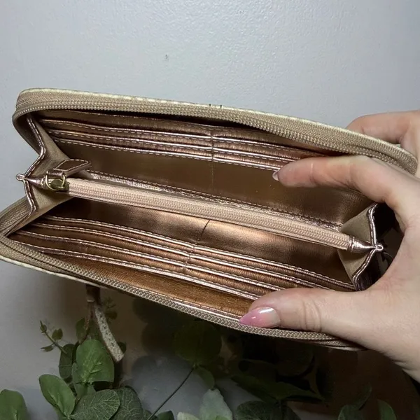 Fossil Women's Cream Wallet-purses - Image 7