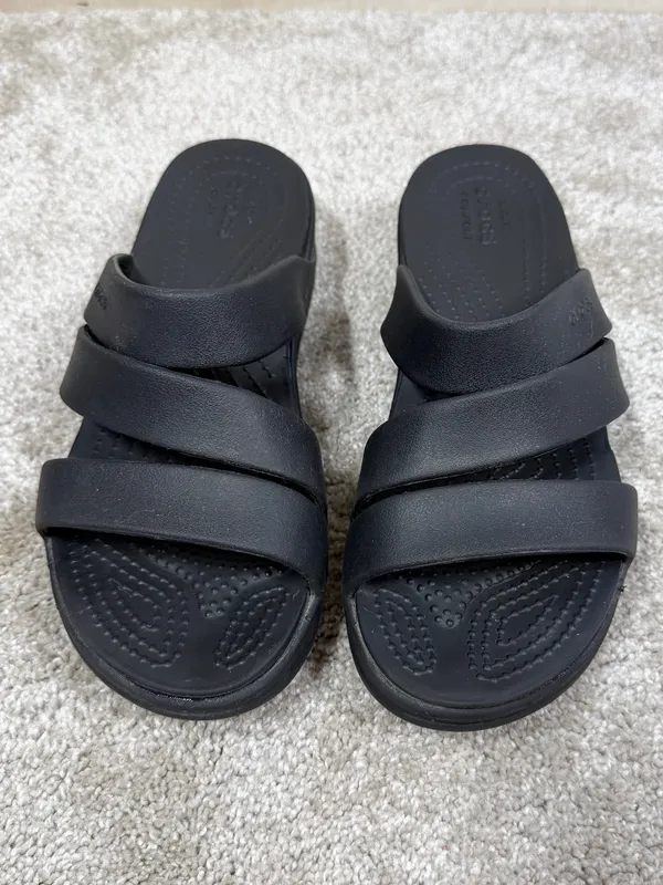 Crocs Women’s Gateway Strappy Sandals Lightweight Platform Sole in Black 7 - Image 2