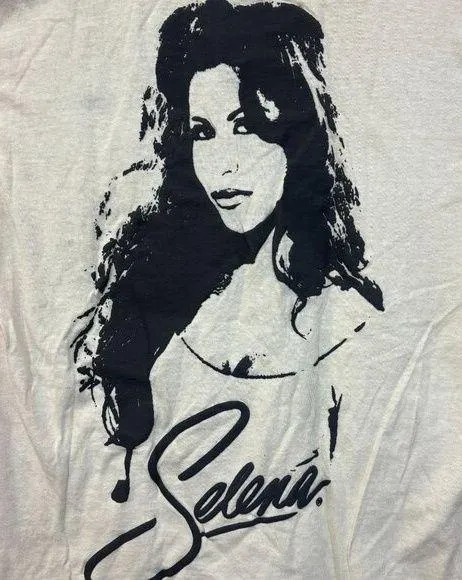 Selena Quintanilla Puffy Print Spell-Out The Queen of Tex-Mex Tee S - Image 2