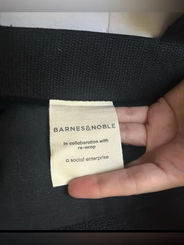 Barnes & Noble x re-wrap Premium Organic Cotton Tote Bag - Image 5
