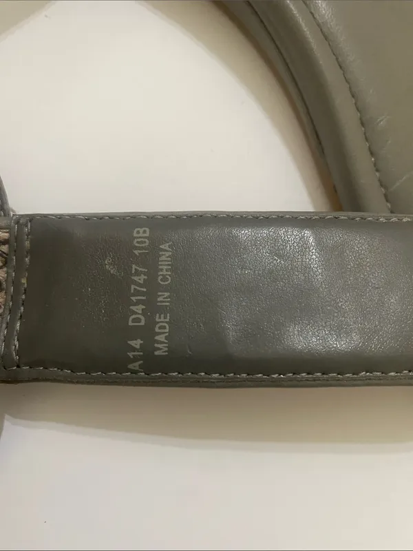 COLE HAAN Molly Flat Thong ll gray leather with snake skin pattern size 10 - Image 6