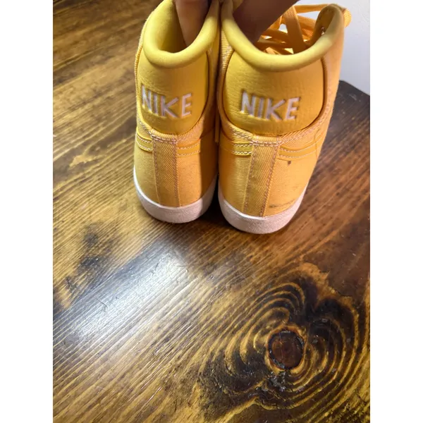 Nike‎ Yellow Sneakers Size 5.5 - Image 5