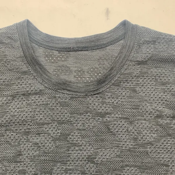Lululemon size 6 breeze by long sleeve swiftly black gray camo athletic workout - Image 4