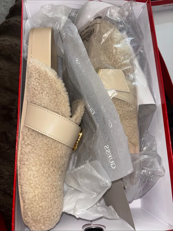 Guess Sumly Faux Clogs - Image 4