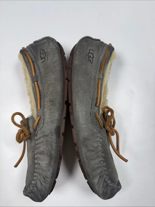 Ugg Women’s Dakota Fur-Lined Moccasin Slip-on Slippers in Gray S-580 Sz 8 - Image 3