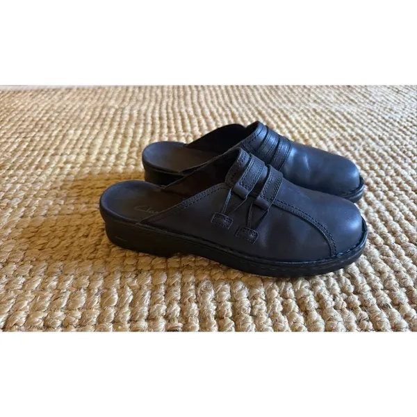 Clarks Black Leather Clogs Women Size 8 M Slip On Comfort Shoes - Image 2