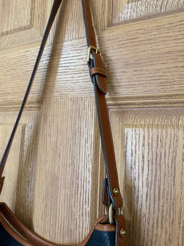 Downeast VINTAGE dooney and bourke leather purse - Image 8