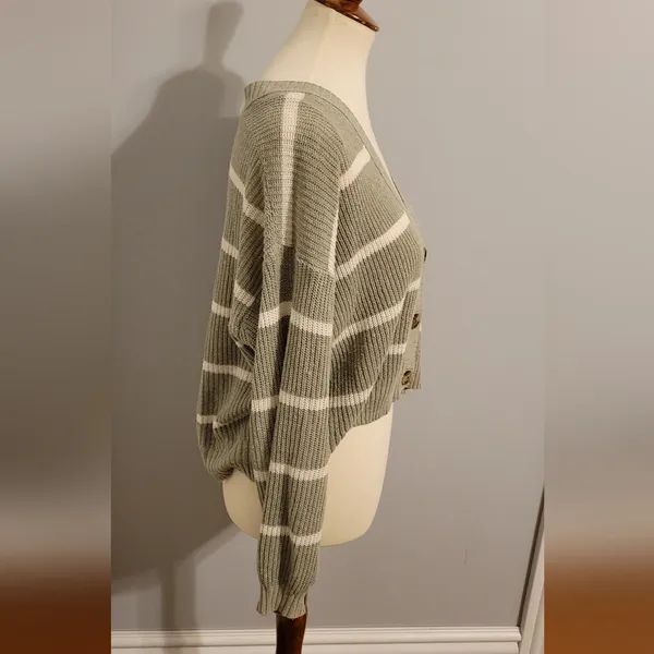 American Eagle Outfitters Olive Green and White Striped Cropped Cardigan - Image 2