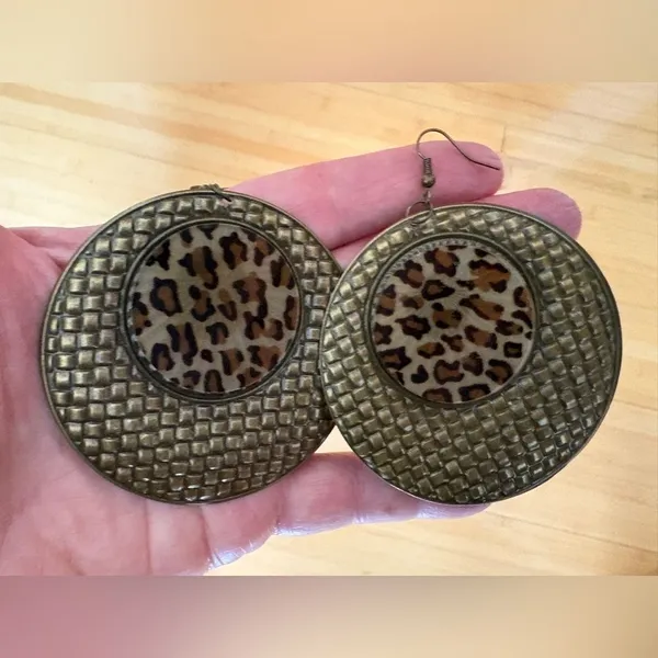 Source Unknown Vintage Leopard Print Bronze Hoop Earrings - Image 2