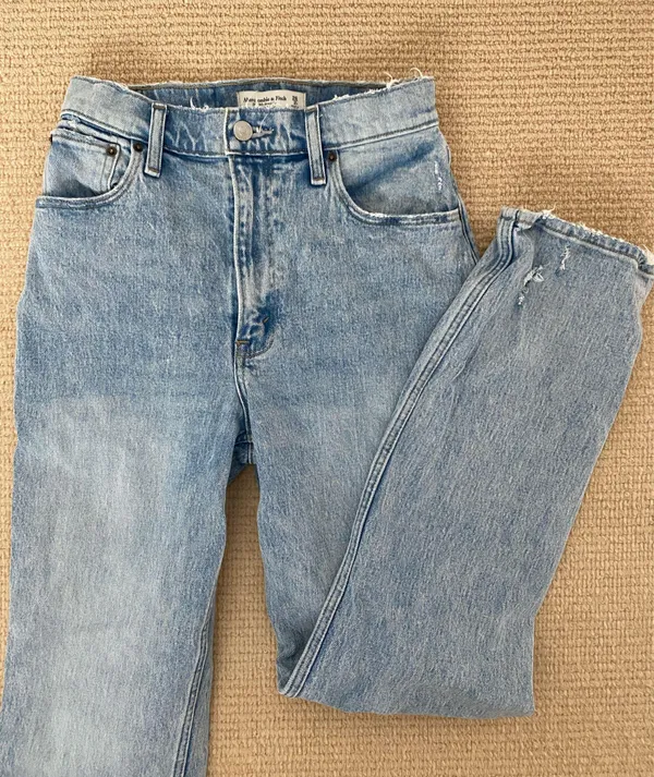 Abercrombie The 90s Straight Ultra High-Rise Curve Love Jeans - Image 2