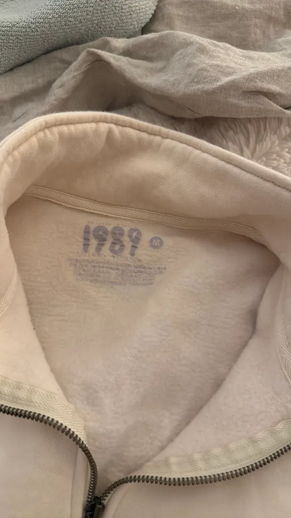 Taylor Swift Quarter-Zip Sweatshirt 1989 Taylor’s Version Wonderland - Image 3