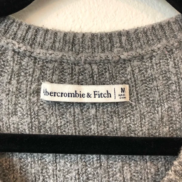 Abercrombie and Fitch Grey Crew Neck Cardigan Size M - Image 2