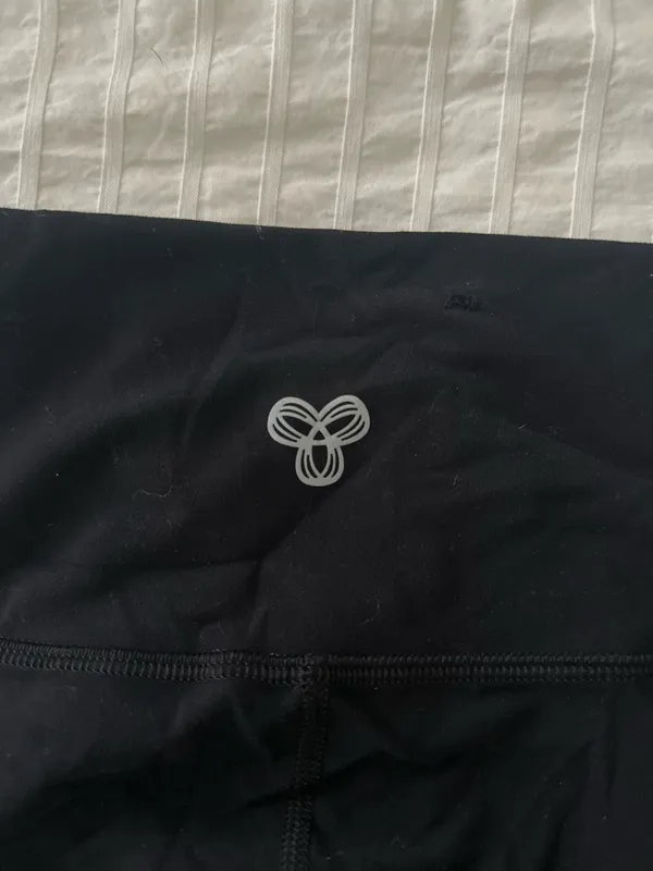 Aritzia Butter Biker Shorts TNA 7" - Image 6