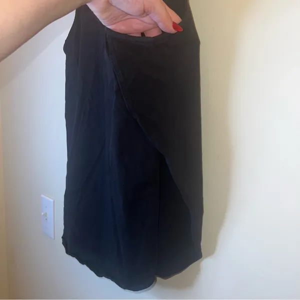 Madewell Black Curved Hem Tank Top with Side Slits‎ - Size Small - Image 4