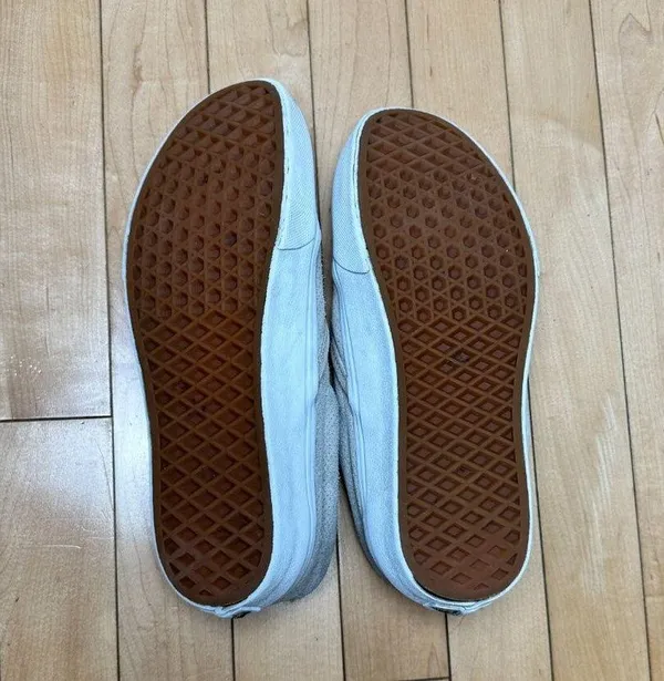 VANS Perforated Suede Classic Slip On Size 8.5 - Image 9