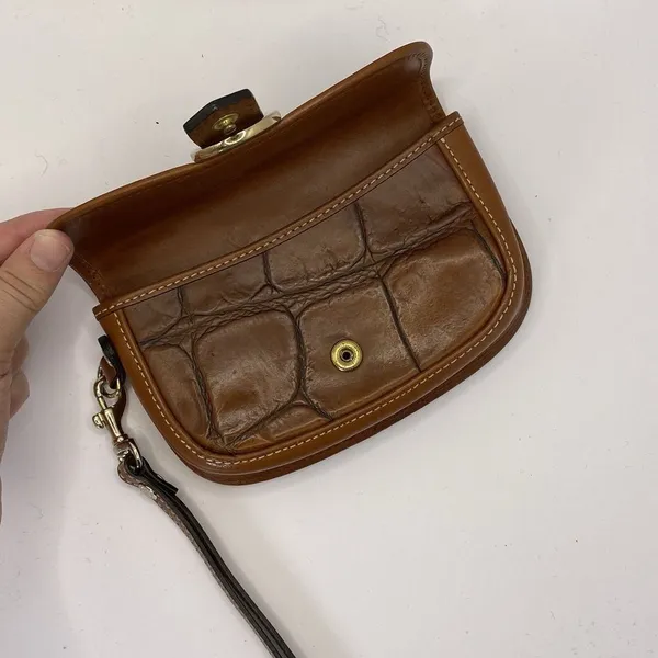 Dooney & Bourke Clutch Wallet Brown Leather - Image 4