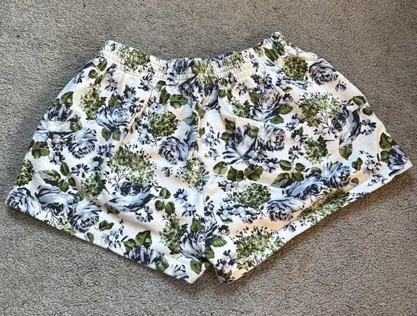 Levi’s Sweat Shorts  - Image 3