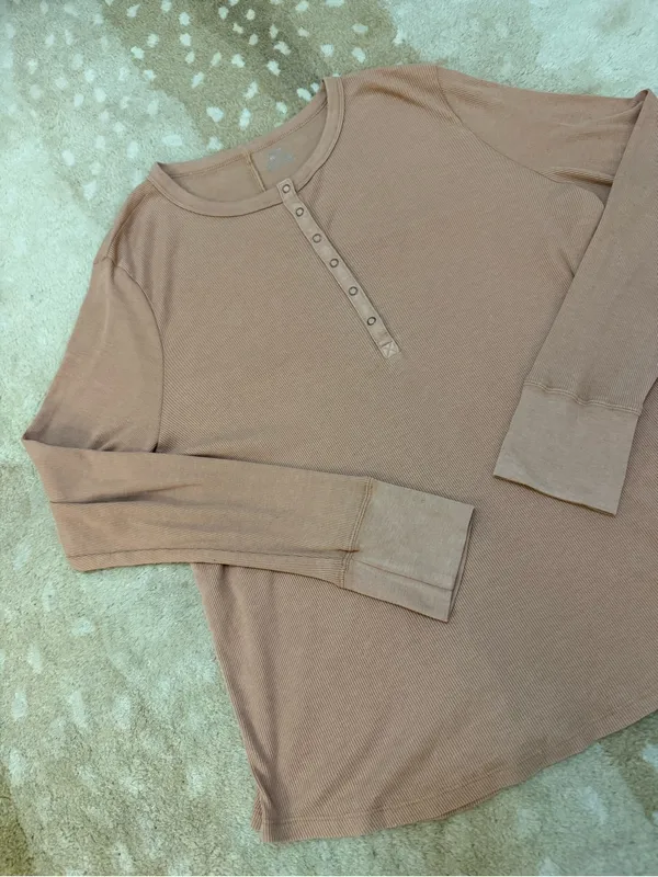 Aerie XXL camel tan Ribbed Long Sleeve Henley Top Snap Button Casual Basic - Image 5