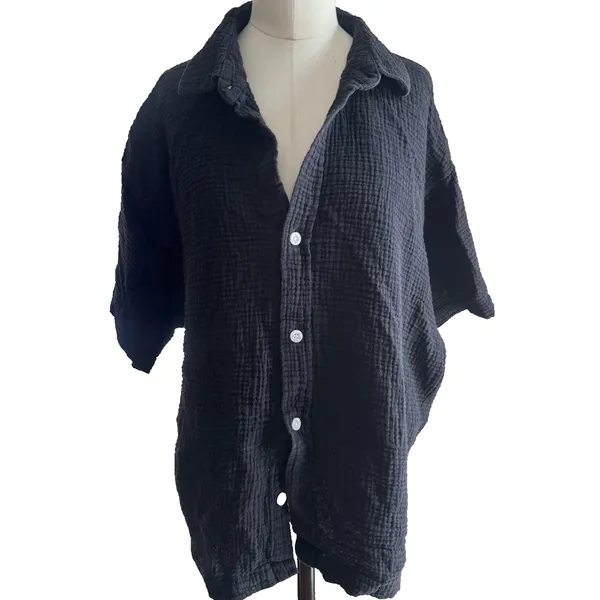 PacSun Women's Black Cropped Boxy Gauze Camp Shirt Large Button Up Resort - Image 9