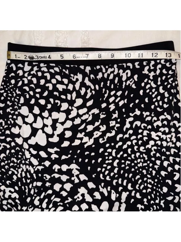 Banana Republic Black & white leopard print midi skirt Size XS See photos for - Image 3