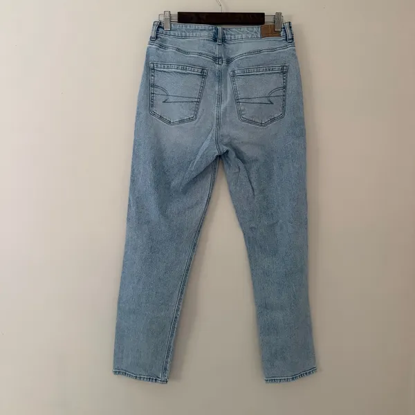 American Eagle Strigid Mom Jean Pants Light Wash High Rise Women Size 6 - Image 7