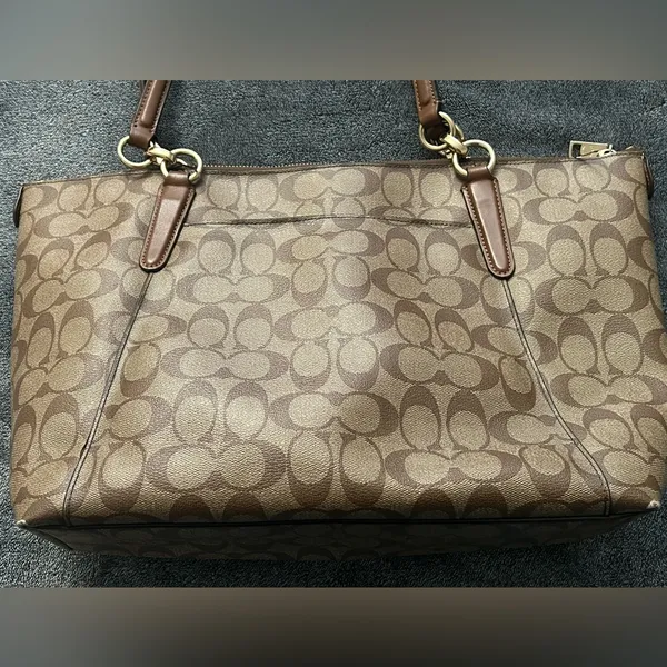 Coach Tan Signature‎ Tote Bag - Image 12