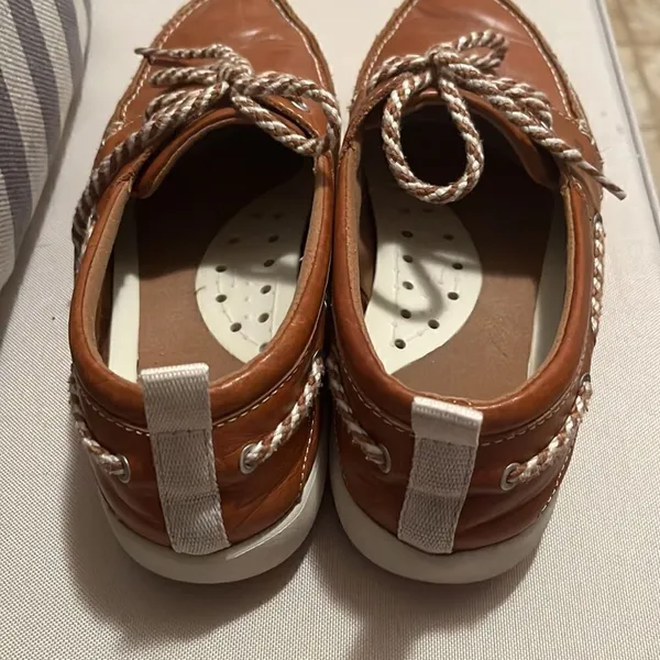 Crocs Brown Leather Deck Shoe Women’s Size 8 - Image 4