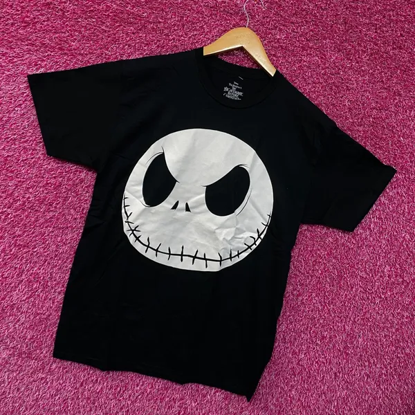 Nightmare before Christmas Tshirt size medium - Image 3