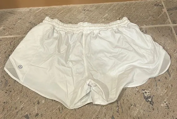 Lululemon Hotty Hot Shorts 4” - Image 2