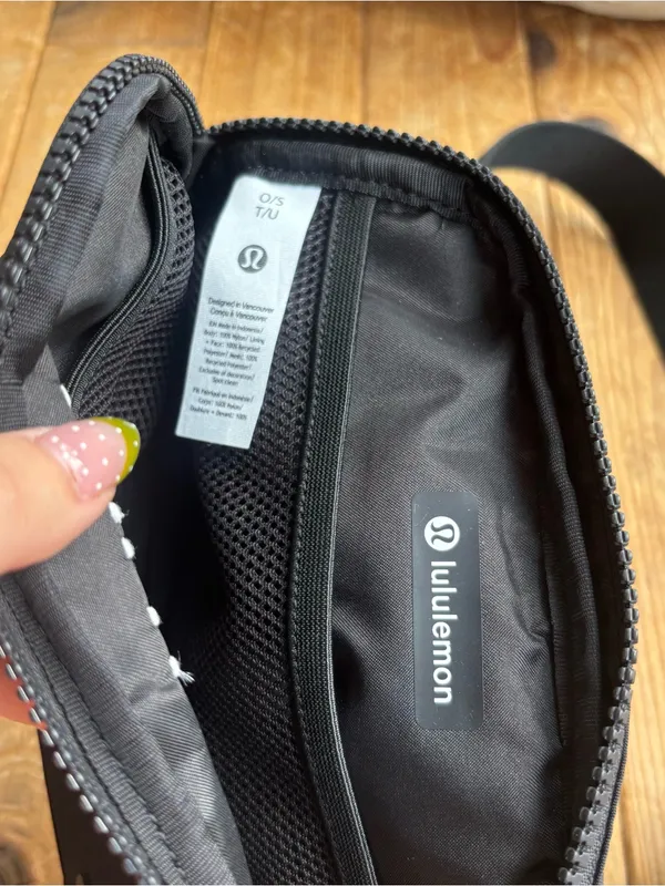 Lululemon Black Everywhere Belt Bag - Image 5