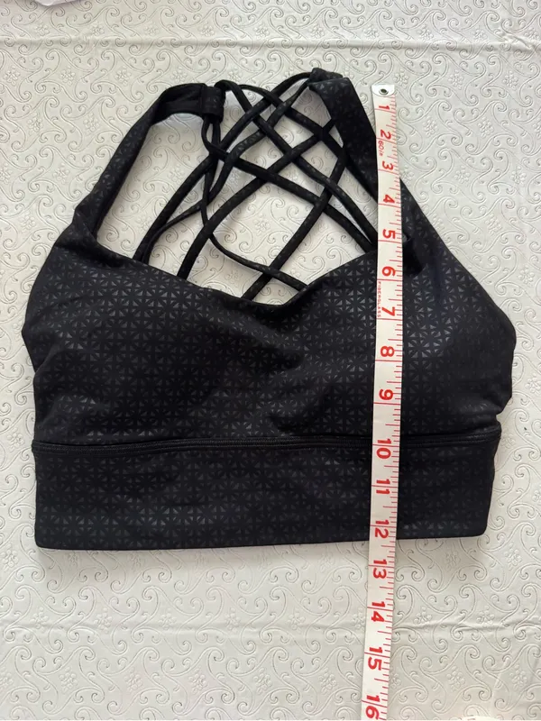 Lululemon black geometric design criss cross sports bra padded US 4 workout - Image 8