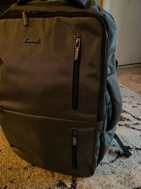 ⚠️ SOLD ⚠️Travel backpack Gray - Image 7