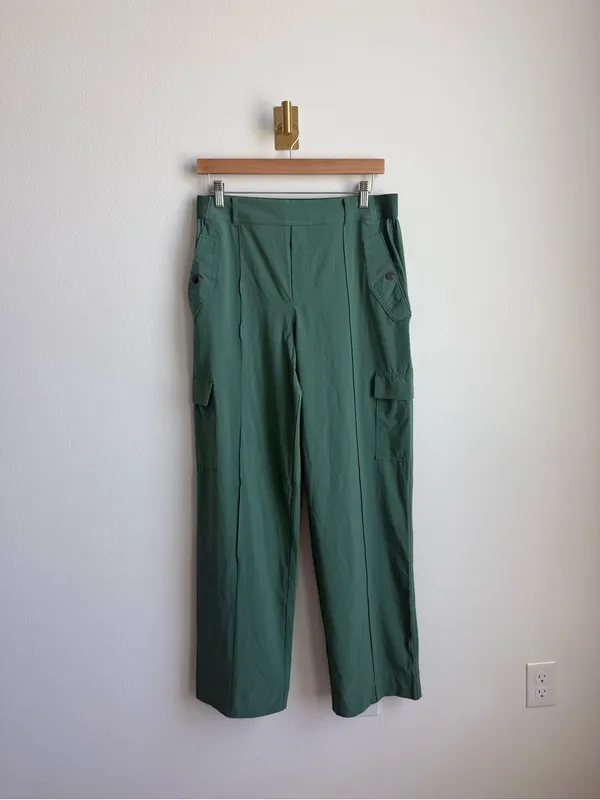 Athleta Vienna Cargo Pants Women 12 Vineyard Green Utility Hiking Travel Stretch - Image 4