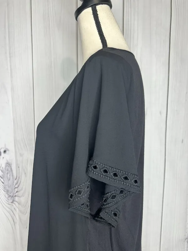 Ann Taylor Loft Black Scoop Neck Shirt Top Size Medium Embroidered Short Sleeve - Image 5