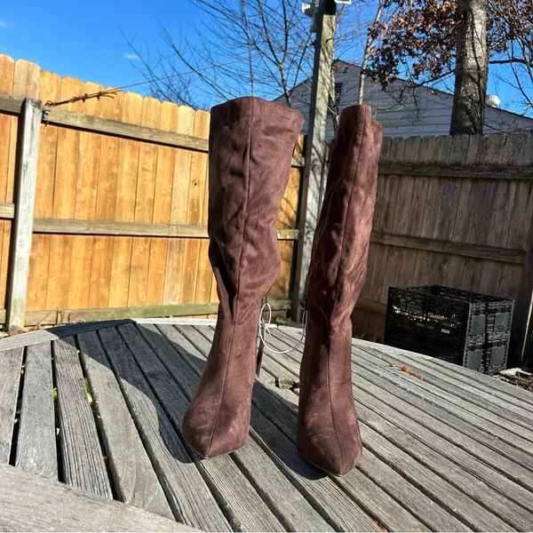 A new‎ day womans Boots Brown faux suede size 9.5 wide knee high winter fall nwt - Image 4