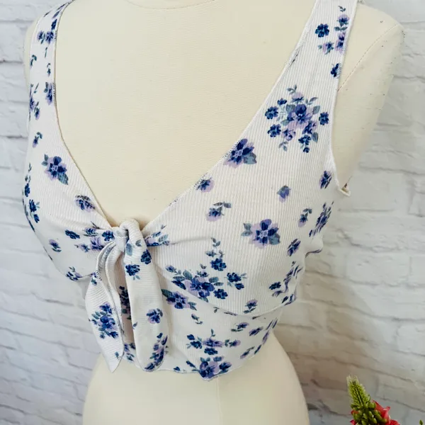 Boutique Ditsy Floral Crop Top - Image 2