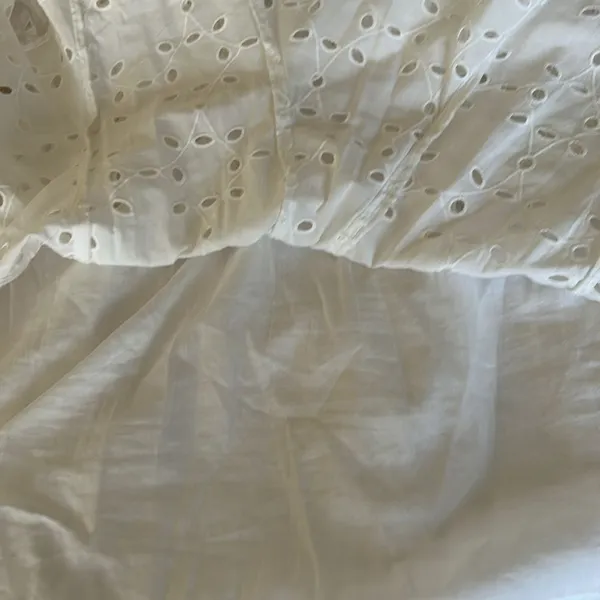 Gianni Bini Katrina Eyelet V-Neck Long Sleeve, White, Size Medium, NWT - Image 12