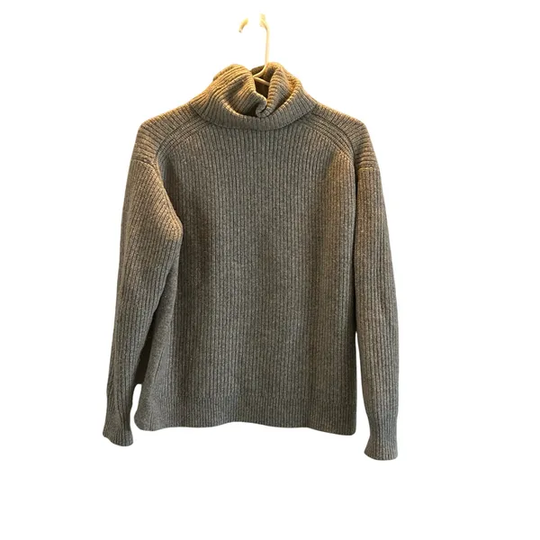 J Crew grey wool cashmere turtle neck sweater Medium cozy classic preppy - Image 3