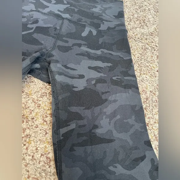 Lululemon Align Super High Rise Short 10" Incognito Camo Multi Grey size 4 - Image 6