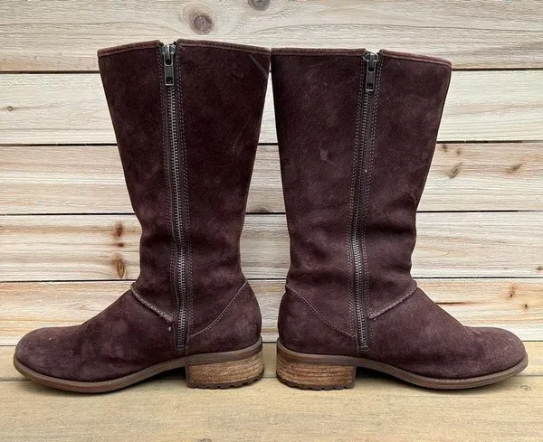 Y2K Brown Suede Leather Mid-Calf UGG Boots w/ Slight Heel and Lined Interior - Image 3