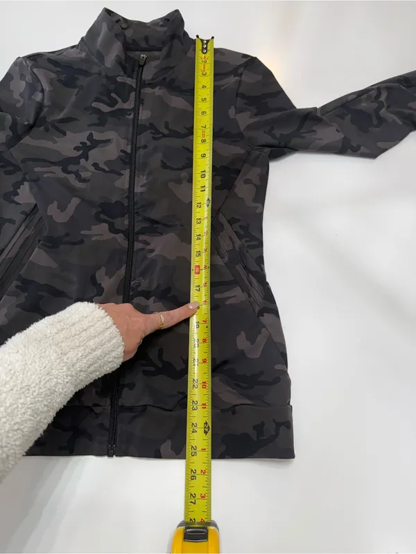 Fornia Camo Zip - Image 7