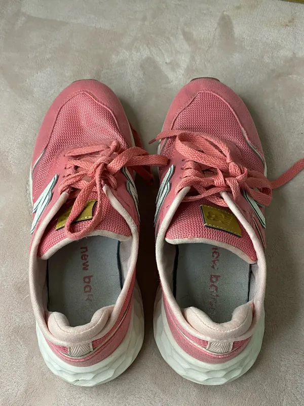 New Balance Fresh Foam Sneakersk Womens size 8 - Image 5