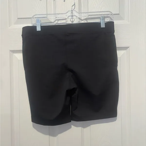 Athleta Tear Away B4 U Play Black Shorts Size XL. Style # 43024. - Image 3