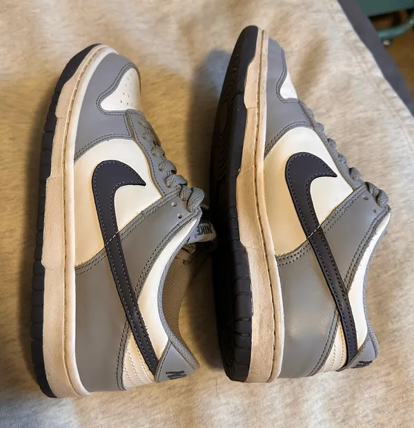 Nike Dunk Low Light Carbon  - Image 6