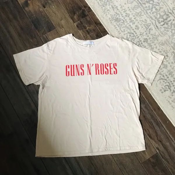 Daydreamer Guns N Roses Band Graphic Tee Shirt - Image 2